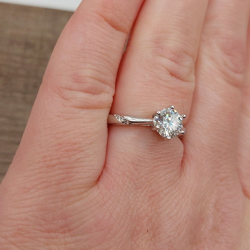 1 Carat Platinum Plated Moissanite 925 Silver Engagement Ring - Picture 4 of 14